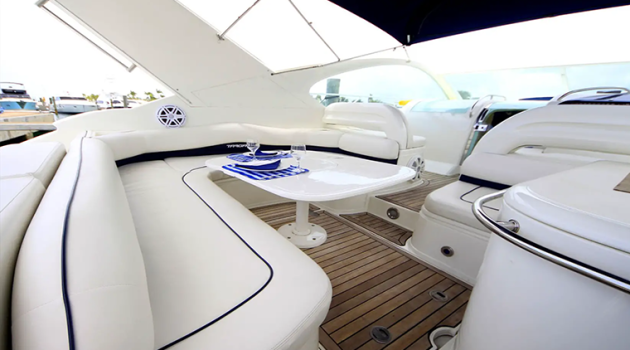 9 Infinity Fairline 50 ft